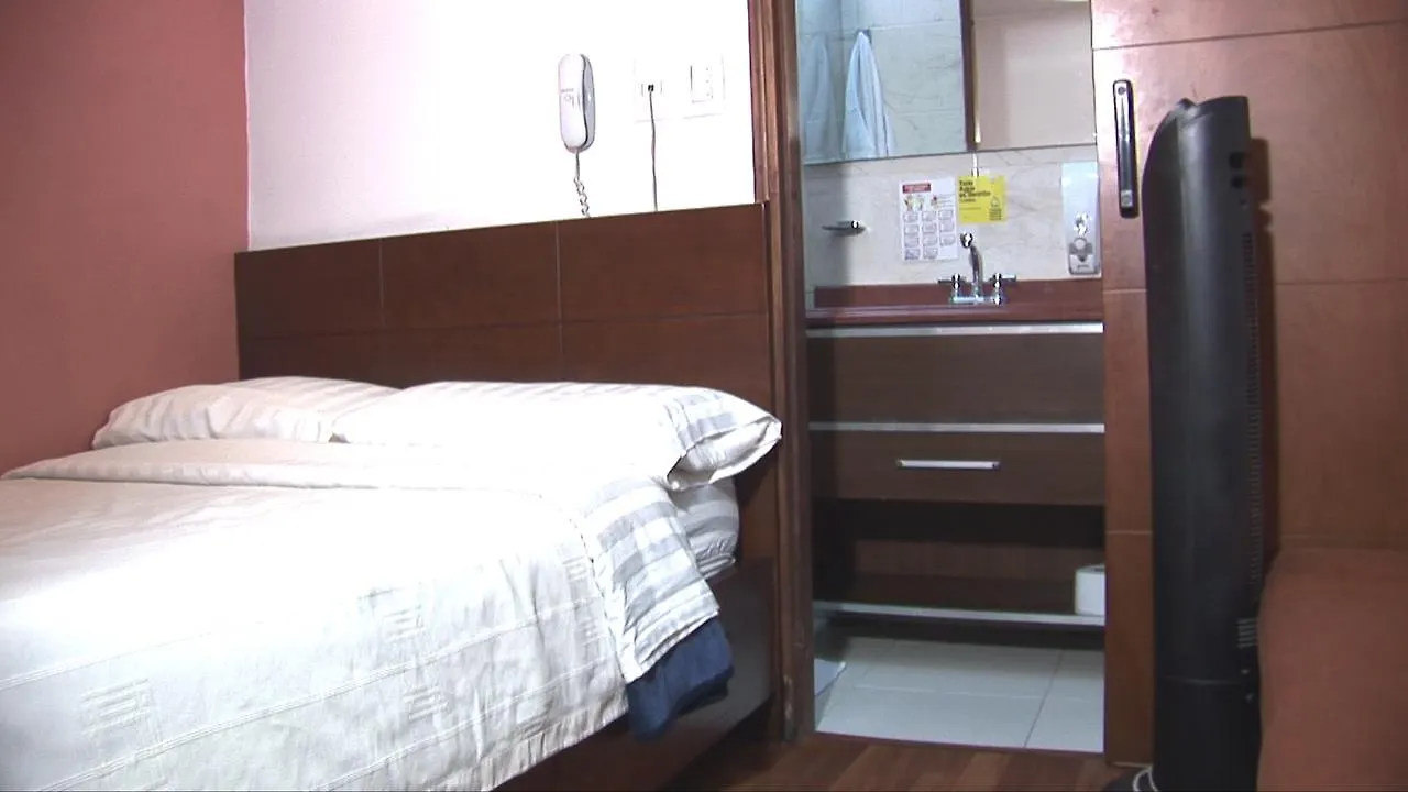 ***  Hotel Apartasuite Normandia Bogotá Colombia